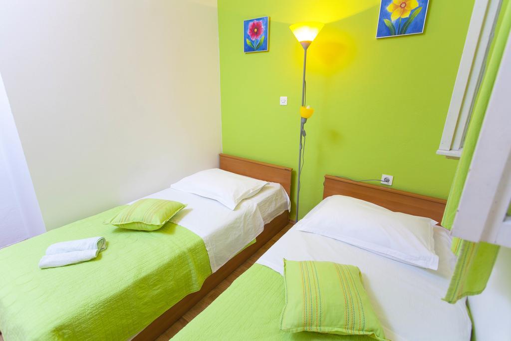 Carolija Apartment Makarska Habitación foto